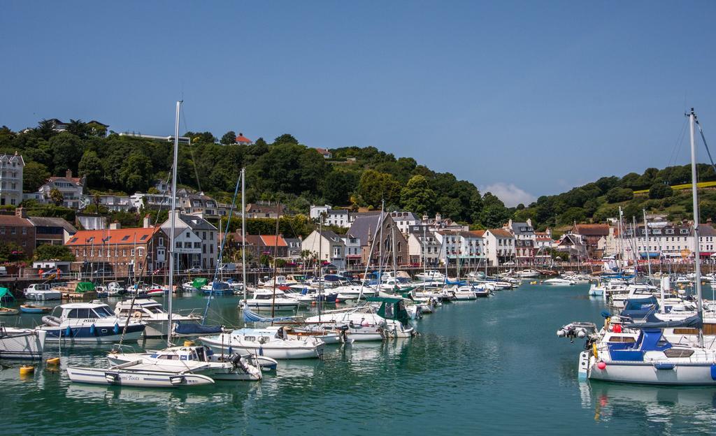 Porthole Suites St Aubin Exterior foto